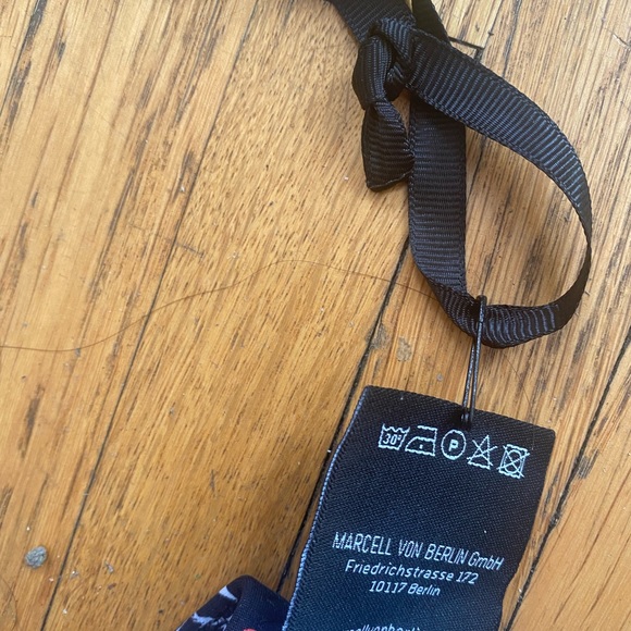 NWT Marcell Von Berlin two piece one-shoulder swimsuit Size M - Picture 3 of 5